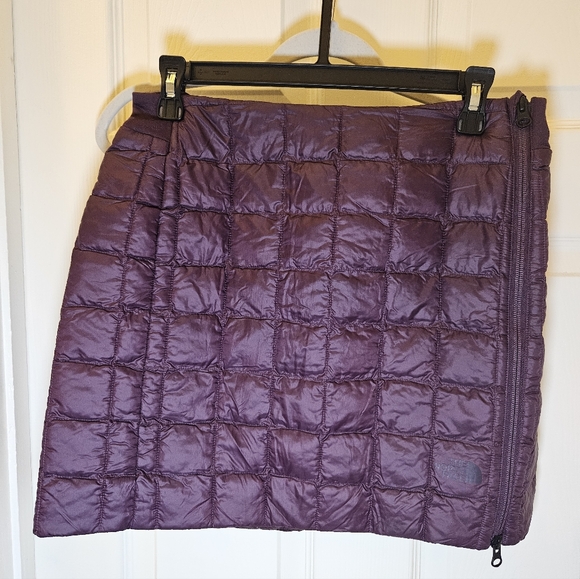 The North Face Women's Plum Quilted Mini Skirt - Picture 1 of 4